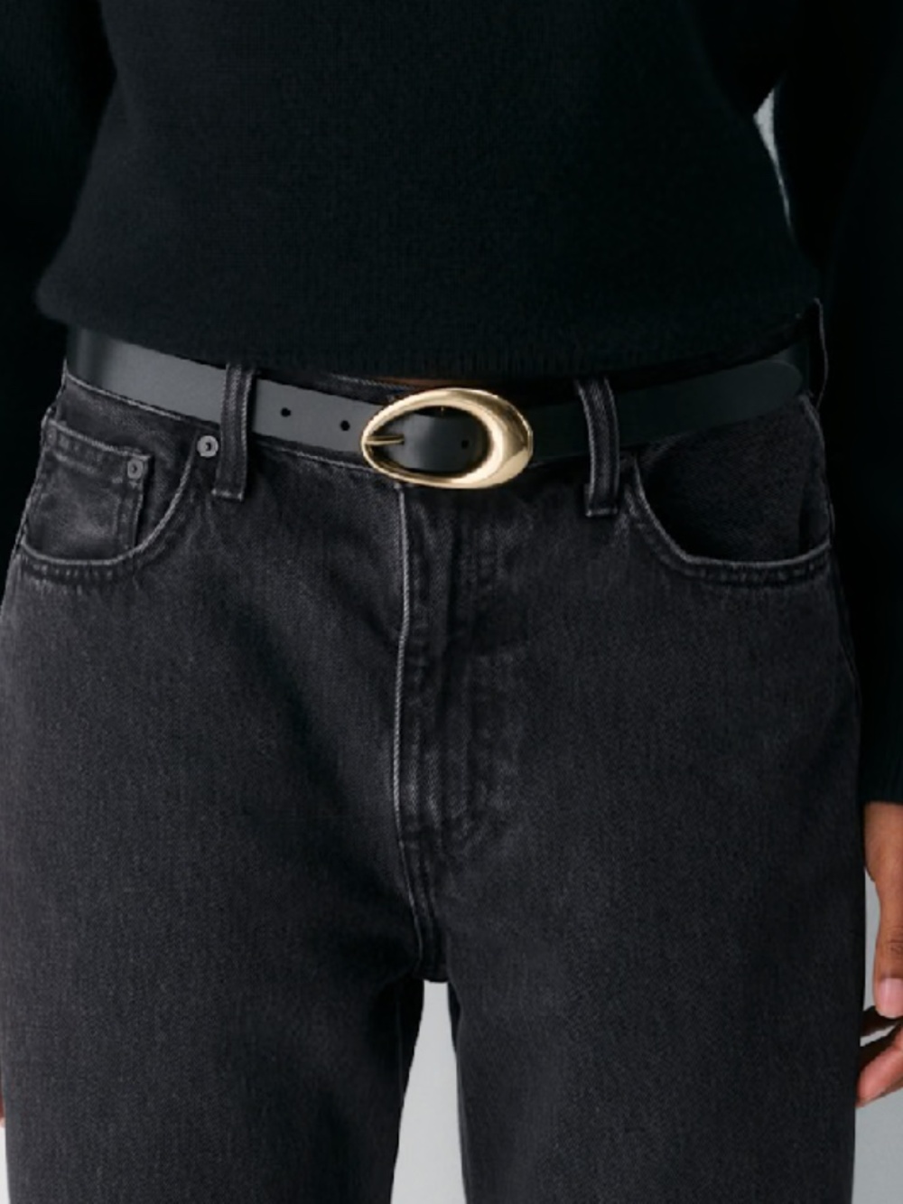 Aritzia Oblong "Perennial" Solid Brass Buckle Black Leather Belt